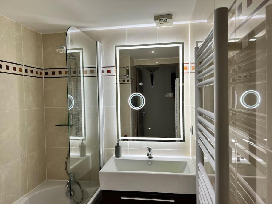 Luxury 3 Piece Garden Apartment In Cannes Marina Mandelieu-la-Napoule Exterior photo